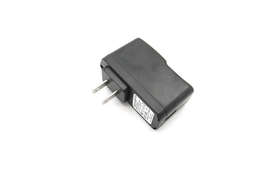 পিসি / স্মার্টফোনের জন্য 5V 2A ইউনিভার্সাল ইউএসবি ভ্রমণ চার্জারটির ধ্রুবক ভোল্টেজ ইইউ প্লাগ