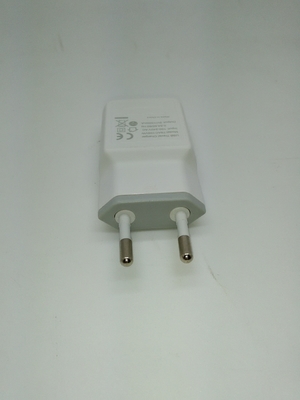 AC100 - 240V পোর্টেবল ইউনিভার্সাল ইউএসবি চার্জার উচ্চ Efficency সিসিসি প্লাগ