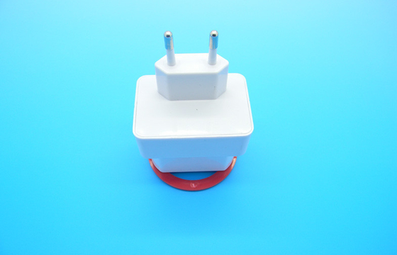 IPhone 4G জন্য 5V 2000mA ইউনিভার্সাল ইউএসবি ভ্রমণ চার্জারটির ইইউ প্লাগ / 4s