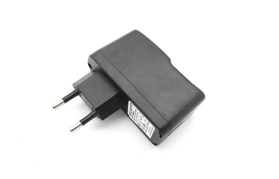 AC100-240V ইউনিভার্সাল ইউএসবি ভ্রমণ চার্জারটির