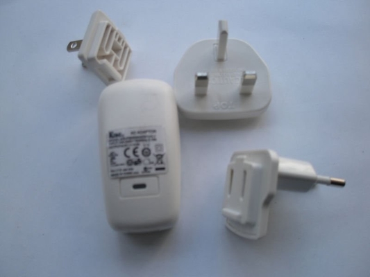 5V - 5.5V ডিসি, 100V - 250V এসি 60Hz নেতৃত্বাধীন ইউনিভার্সাল ইউএসবি পাওয়ার অ্যাডাপ্টার
