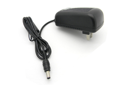উচ্চ Efficency ওয়াল মাউন্ট পাওয়ার অ্যাডাপ্টার 12V 2A AC100-240V সঙ্গে 1.2m কপার