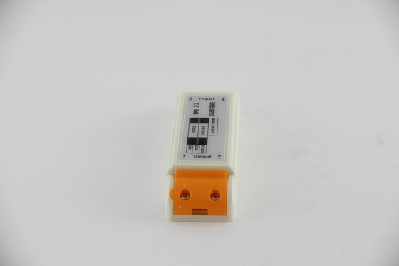 চীন মধ্যে LED ড্রাইভার উৎপাদন ধ্রুবক ভোল্টেজ শৈলী প্লাস্টিকের শেল