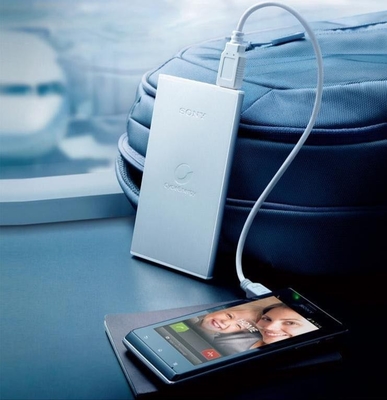 ব্ল্যাক হোয়াইট 5V মোবাইল পাওয়ার সাপ্লাই / 7000MAH পোর্টেবল পাওয়ার ব্যাংক
