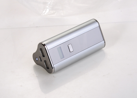 মোবাইল ফোন / কার 5V মোবাইল পাওয়ার LED 7800MAH সঙ্গে সাপ্লাই