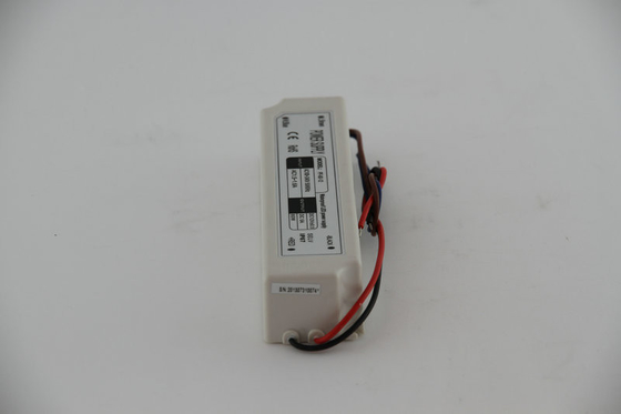 জলরোধী IP67 60W ধ্রুবক ভোল্টেজ LED ড্রাইভার 120V এসি, বিচ্ছিন্ন প্লাস্টিক কেস