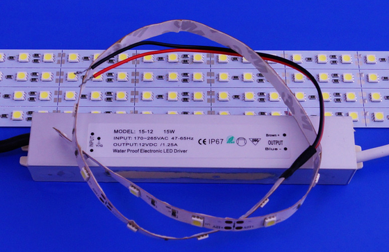 15W 12Vdc নেতৃত্বাধীন স্ট্রিপ, আলংকারিক আলোর জন্য বহিরঙ্গন নেতৃত্বে কনস্ট্যান্ট ভোল্টেজ ড্রাইভার