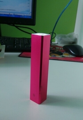 3200mAh বেগুনি আয়তক্ষেত্র আকৃতি পোর্টেবল ইউএসবি পাওয়ার প্যাক নোটবুক জন্য